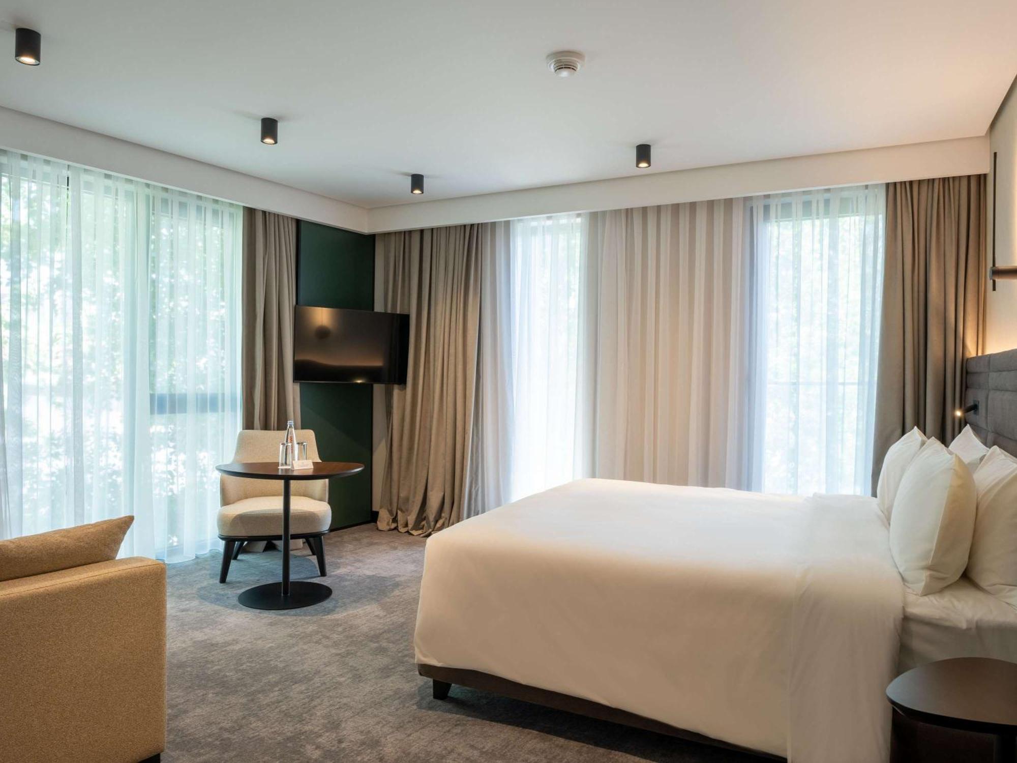 Novotel Tbilisi Center מראה חיצוני תמונה