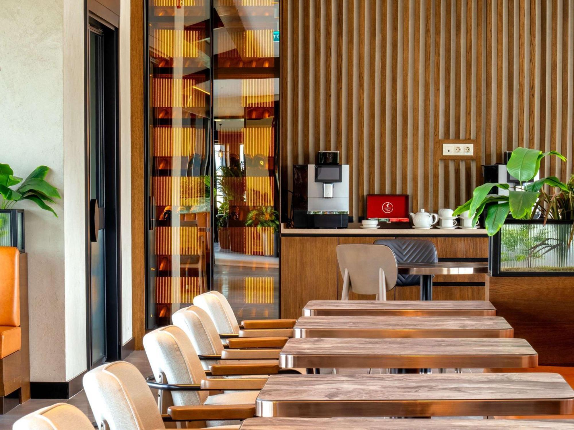 Novotel Tbilisi Center מראה חיצוני תמונה