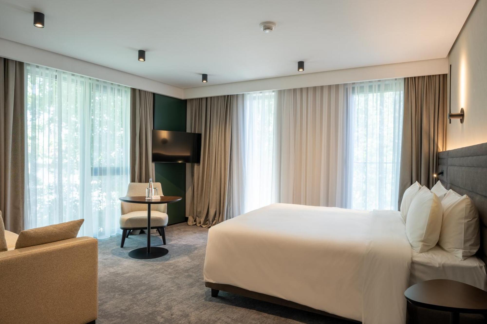 Novotel Tbilisi Center מראה חיצוני תמונה